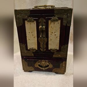 VINTAGE CHINESE JEWELRY BOX
